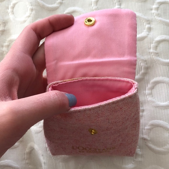 FREE WITH PURCHASE L’Occitane en Provence Pouch - Picture 5 of 8